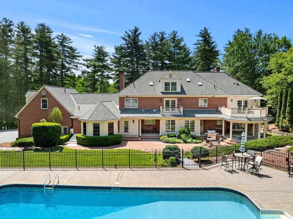 56 Oak Drive Bedford NH 03110