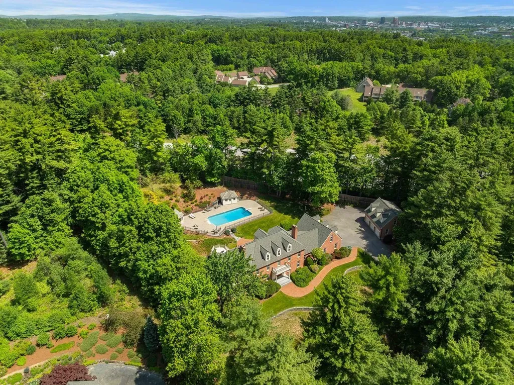 56 Oak Drive Bedford NH 03110