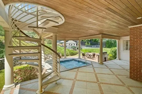 56 Oak Drive Bedford NH 03110