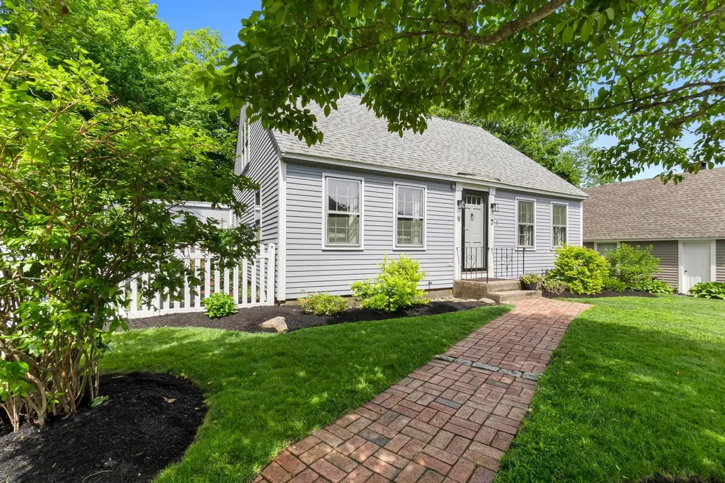 9 Comings Court Exeter NH 03833