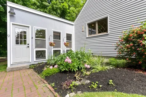 9 Comings Court Exeter NH 03833