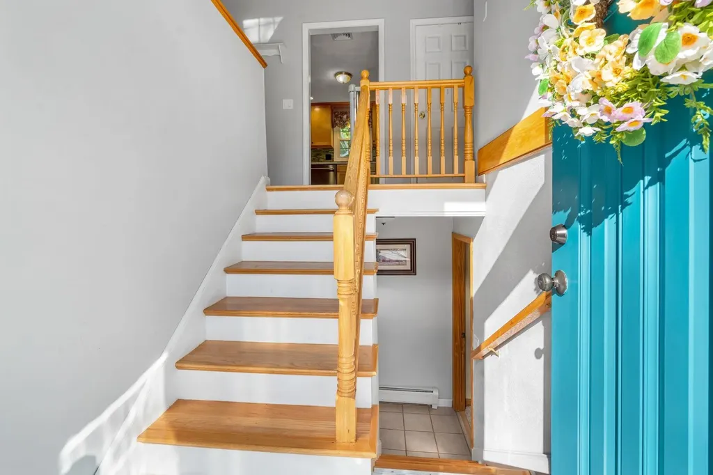 21 Emerald Drive Derry NH 03038