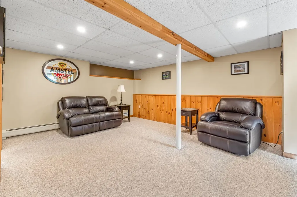 21 Emerald Drive Derry NH 03038