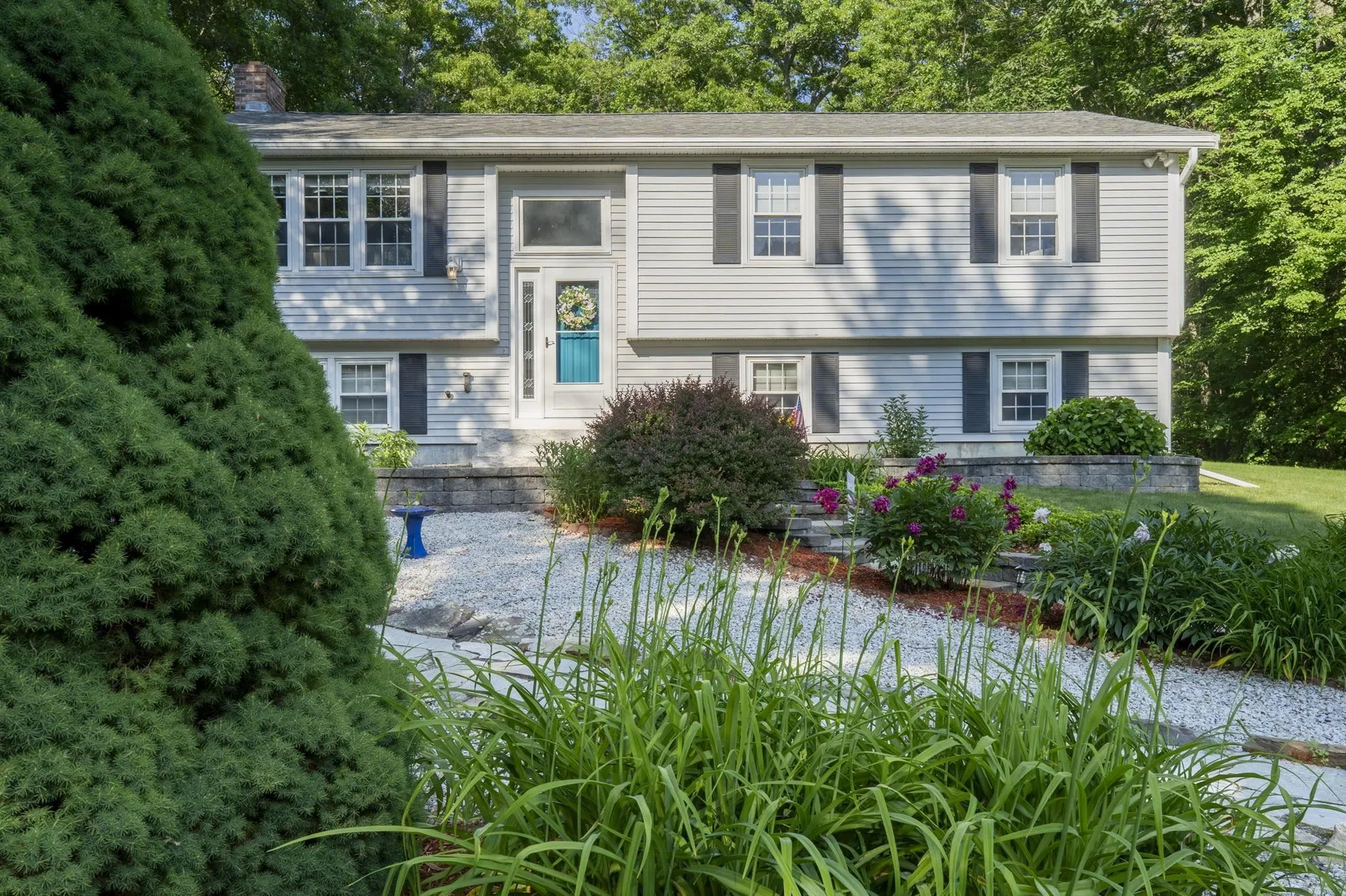 21 Emerald Drive Derry NH 03038