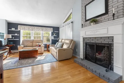 21 Emerald Drive Derry NH 03038