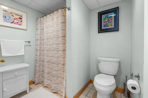 21 Emerald Drive Derry NH 03038