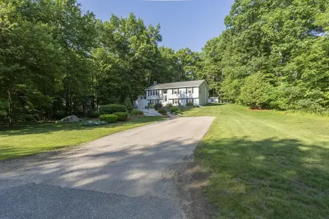 21 Emerald Drive Derry NH 03038