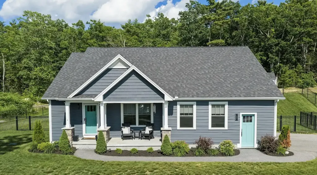 22 Kendall Lane Raymond NH 03077