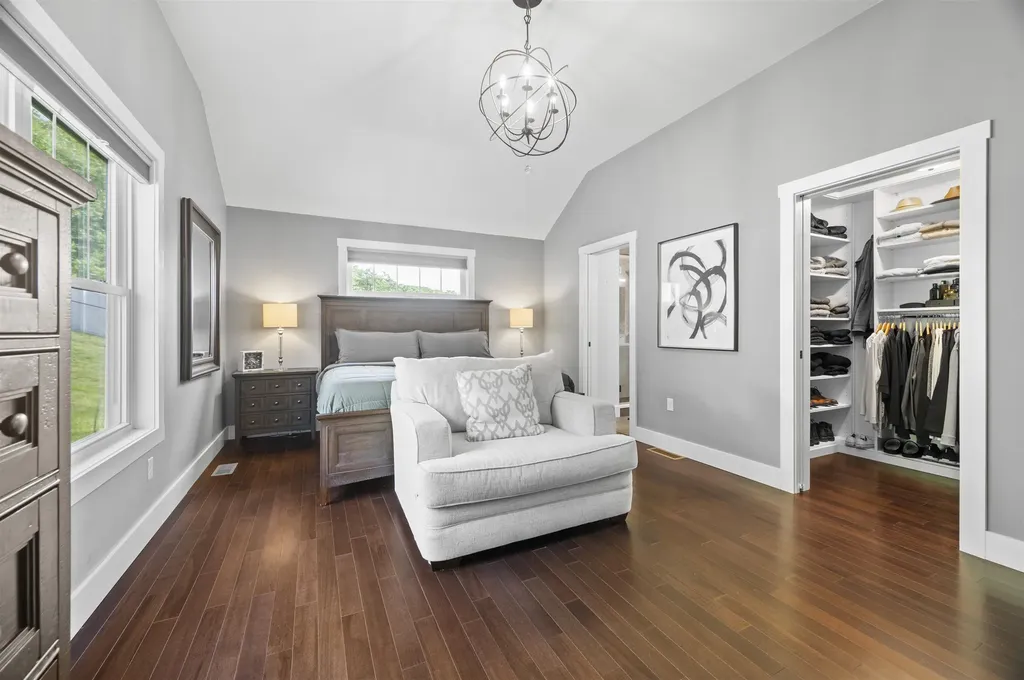 22 Kendall Lane Raymond NH 03077
