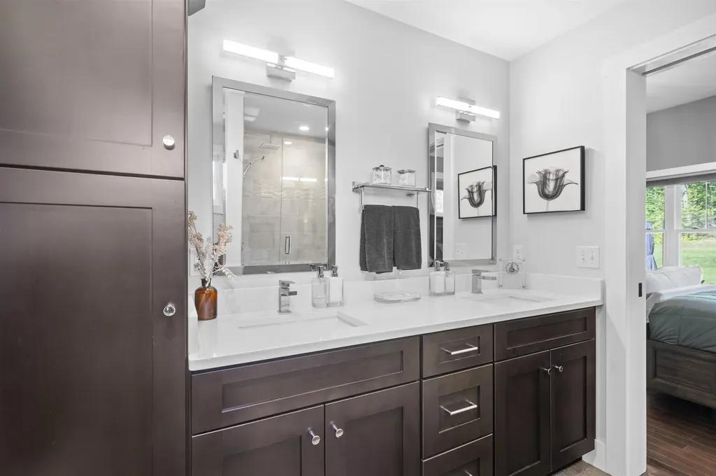 22 Kendall Lane Raymond NH 03077