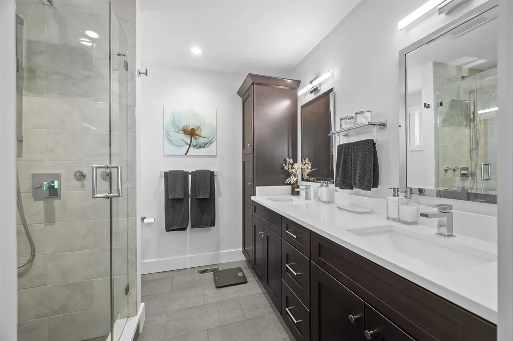 22 Kendall Lane Raymond NH 03077