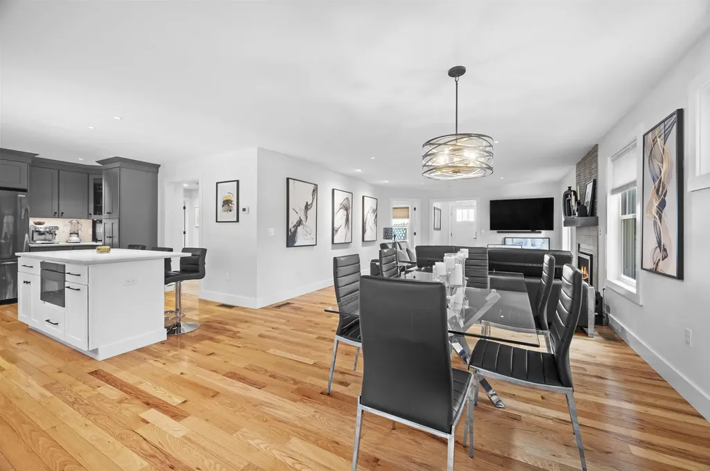 22 Kendall Lane Raymond NH 03077