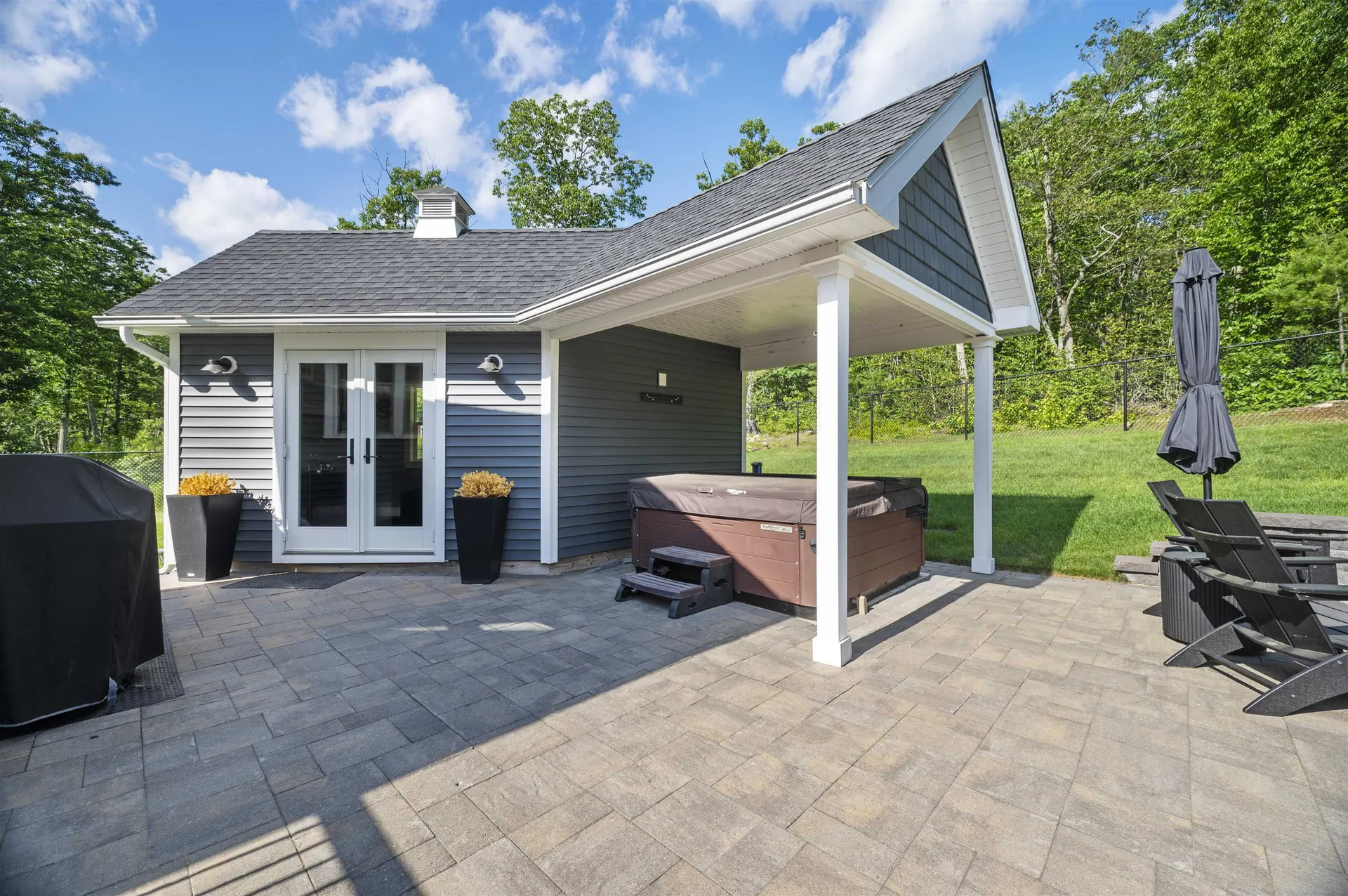 22 Kendall Lane Raymond NH 03077