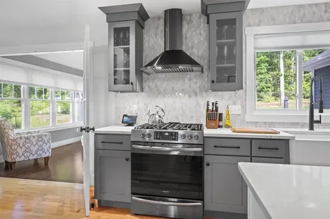22 Kendall Lane Raymond NH 03077