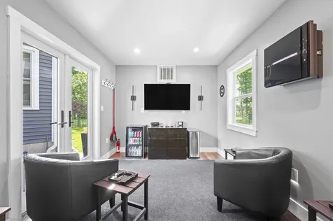 22 Kendall Lane Raymond NH 03077