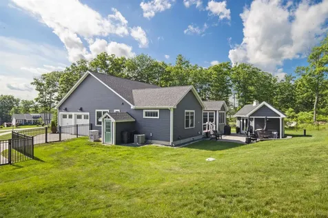 22 Kendall Lane Raymond NH 03077