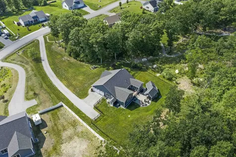 22 Kendall Lane Raymond NH 03077