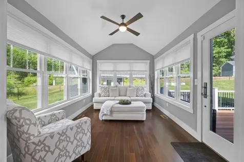 22 Kendall Lane Raymond NH 03077
