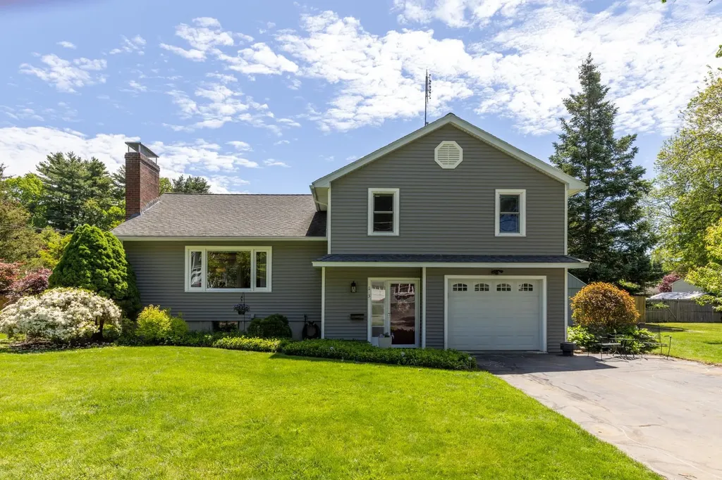 13 Wingate Street Hampton NH 03842