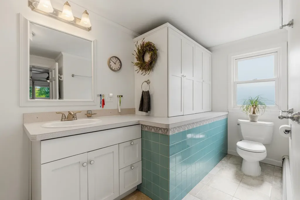 13 Wingate Street Hampton NH 03842