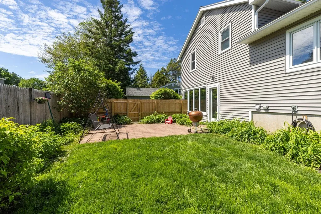 13 Wingate Street Hampton NH 03842