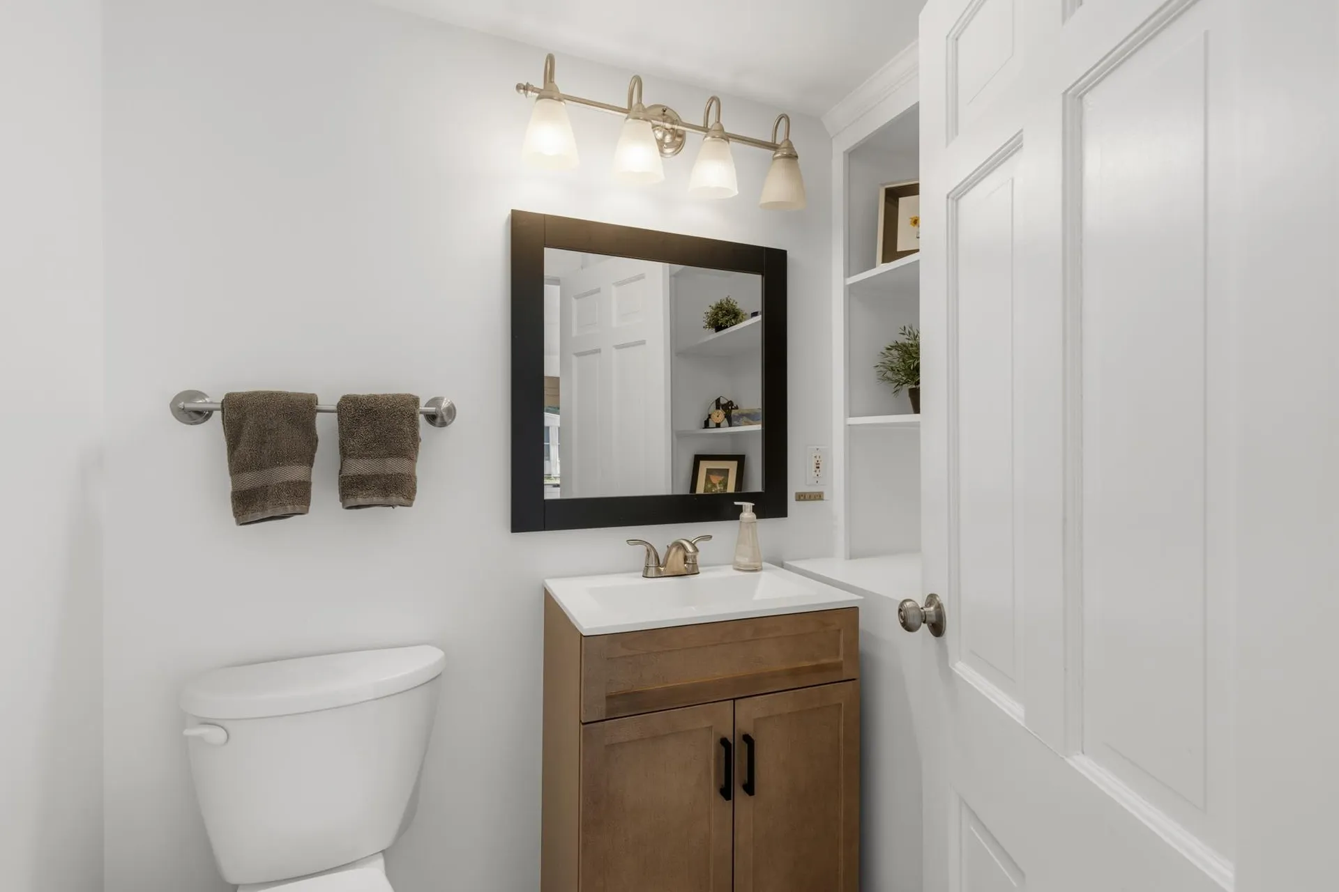 13 Wingate Street Hampton NH 03842
