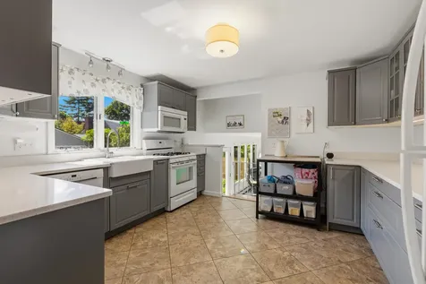 13 Wingate Street Hampton NH 03842