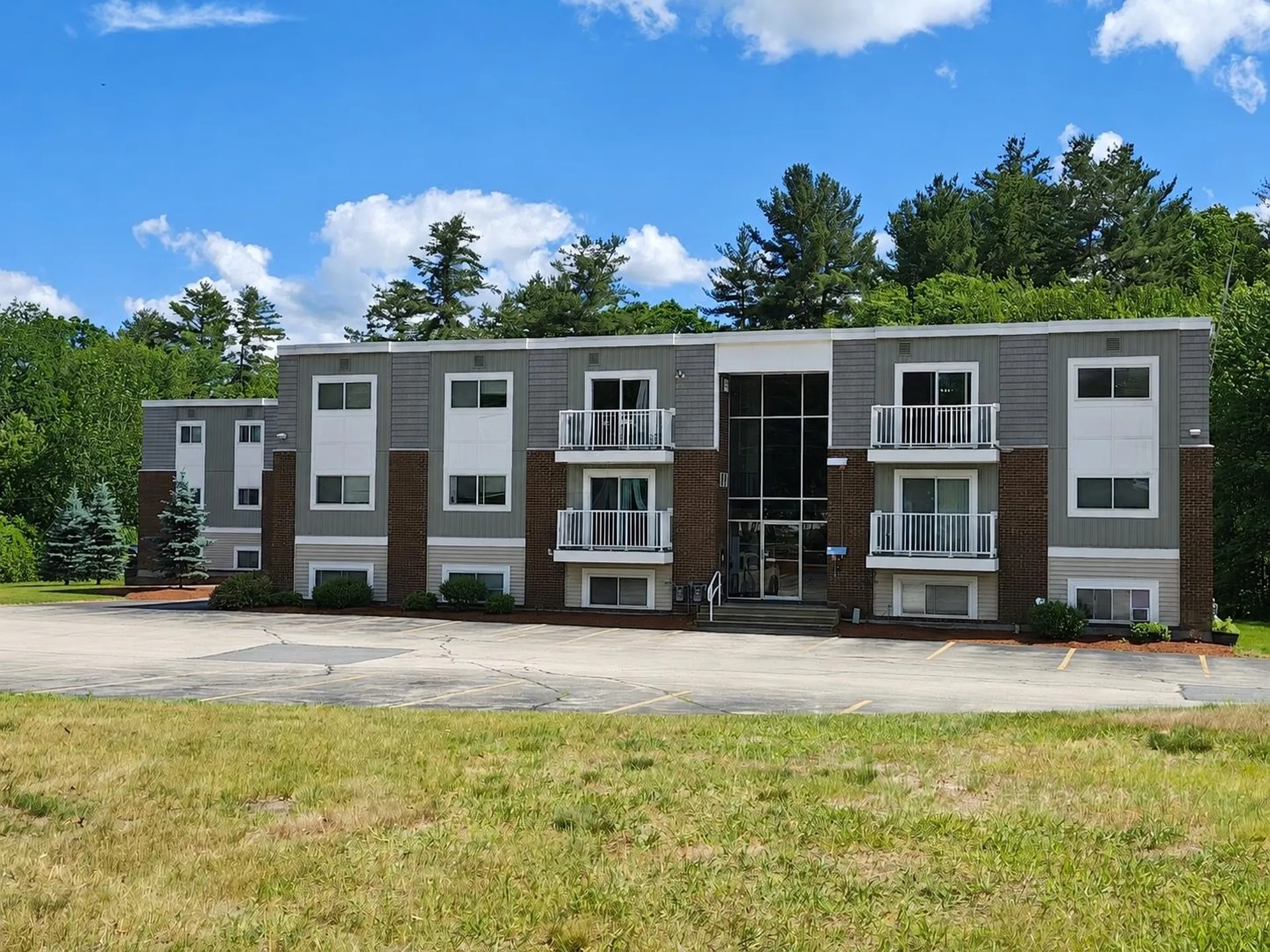 83F Constitution Drive Londonderry NH 03053