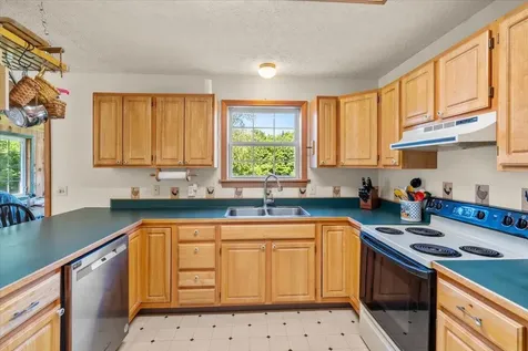 82 West Street Road Fairfax VT 05454