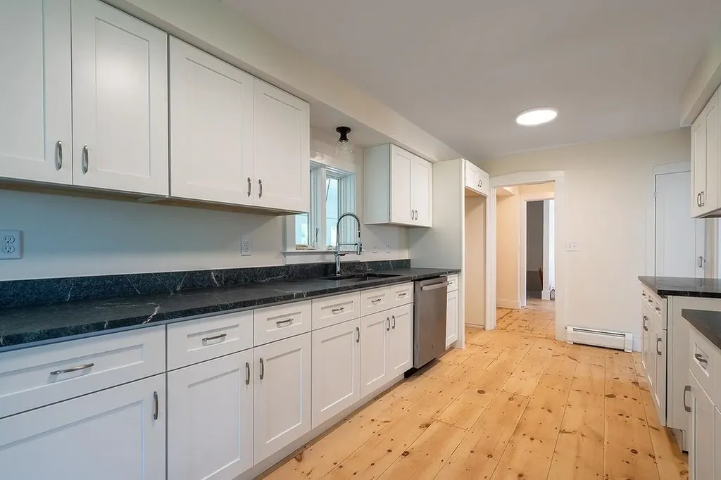 135 Pepperrell Road Kittery ME 03905