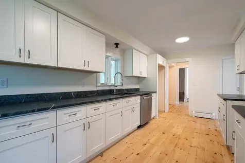 135 Pepperrell Road Kittery ME 03905