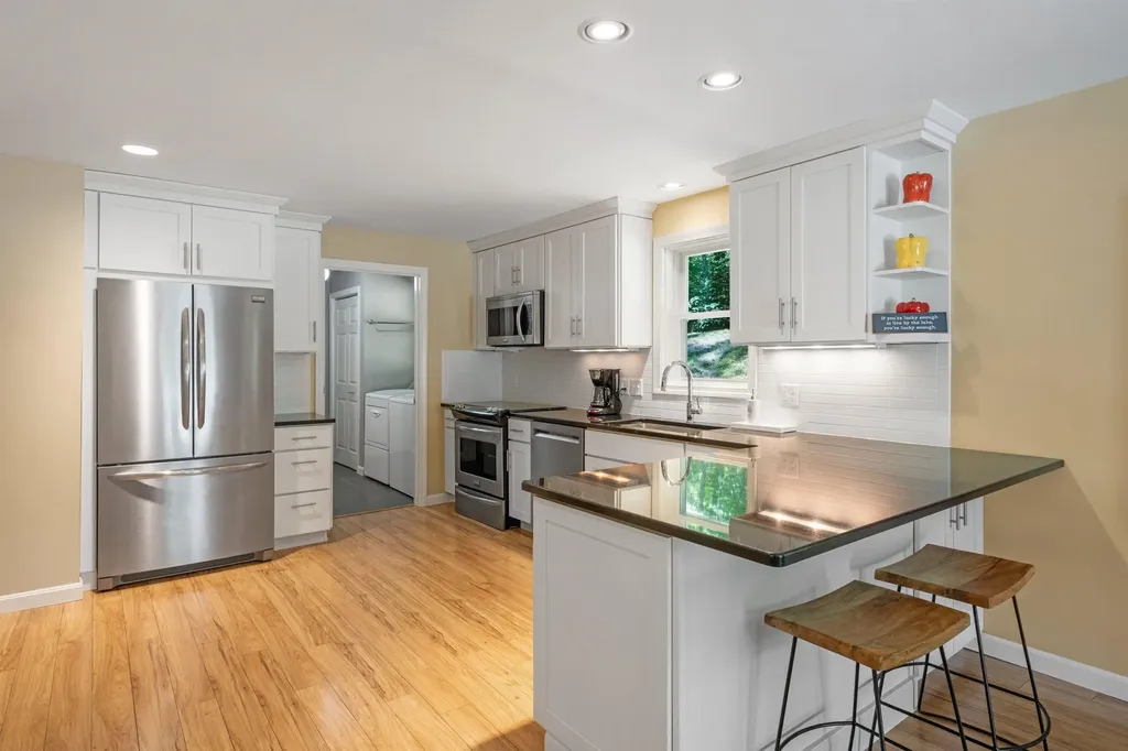 5 Lloyd Road Wolfeboro NH 03894