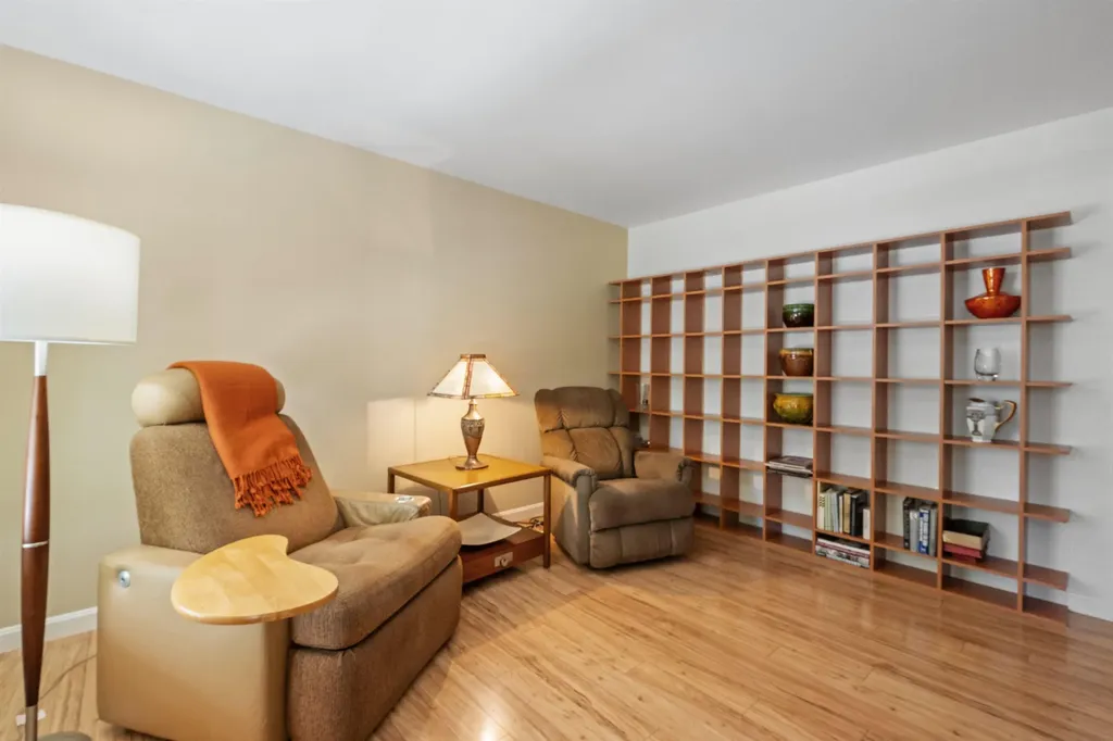 5 Lloyd Road Wolfeboro NH 03894
