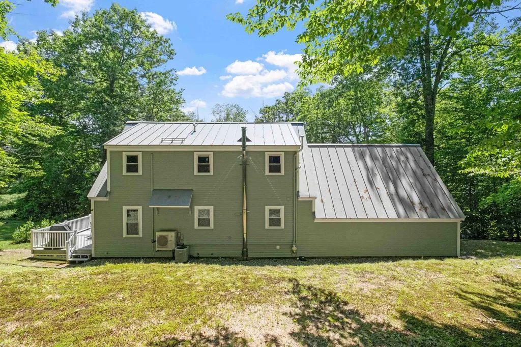 5 Lloyd Road Wolfeboro NH 03894