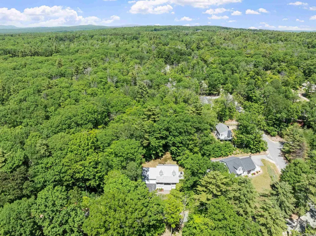 5 Lloyd Road Wolfeboro NH 03894