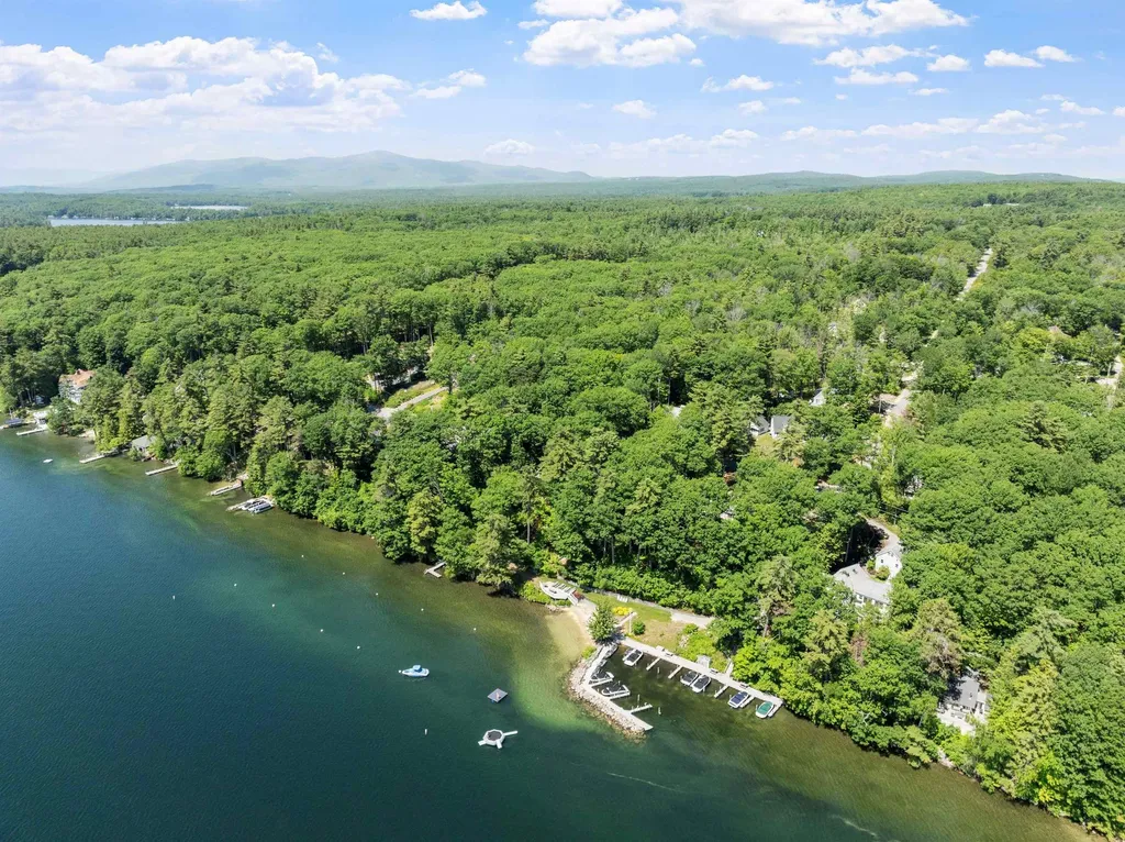 5 Lloyd Road Wolfeboro NH 03894