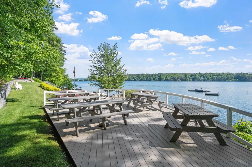 5 Lloyd Road Wolfeboro NH 03894