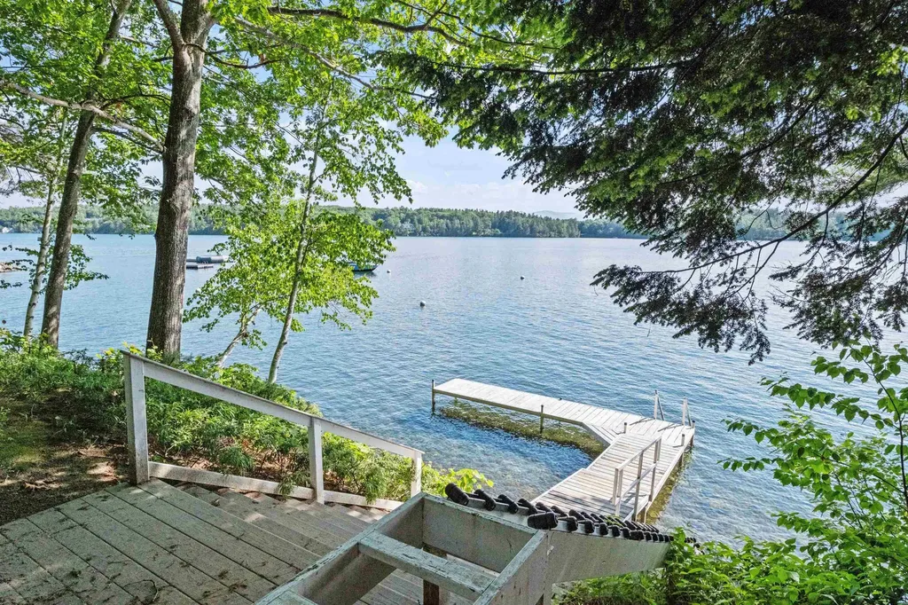 5 Lloyd Road Wolfeboro NH 03894