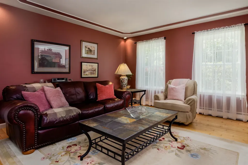 46 Davenport Lane Hartford VT 05059