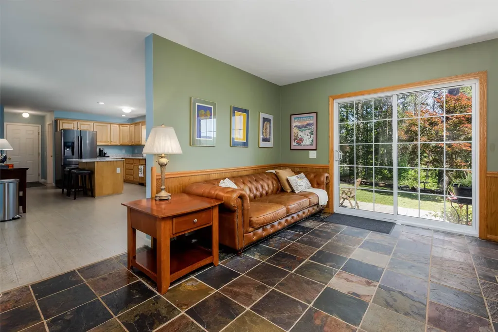 46 Davenport Lane Hartford VT 05059