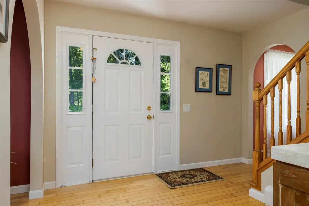 46 Davenport Lane Hartford VT 05059