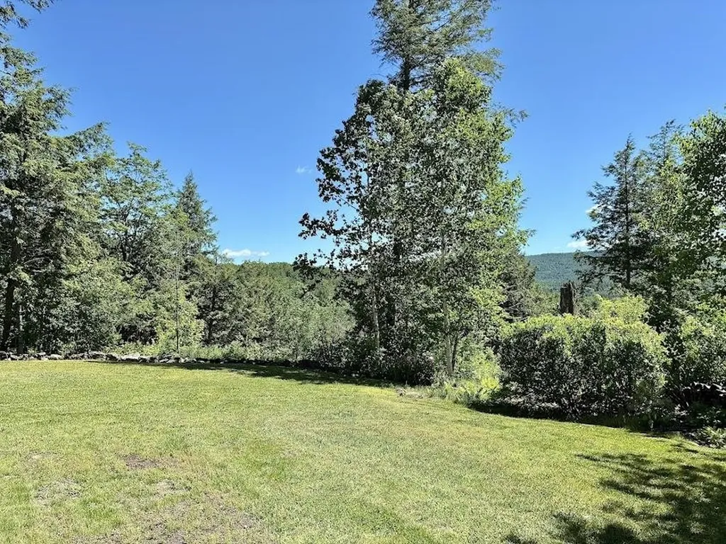 46 Davenport Lane Hartford VT 05059