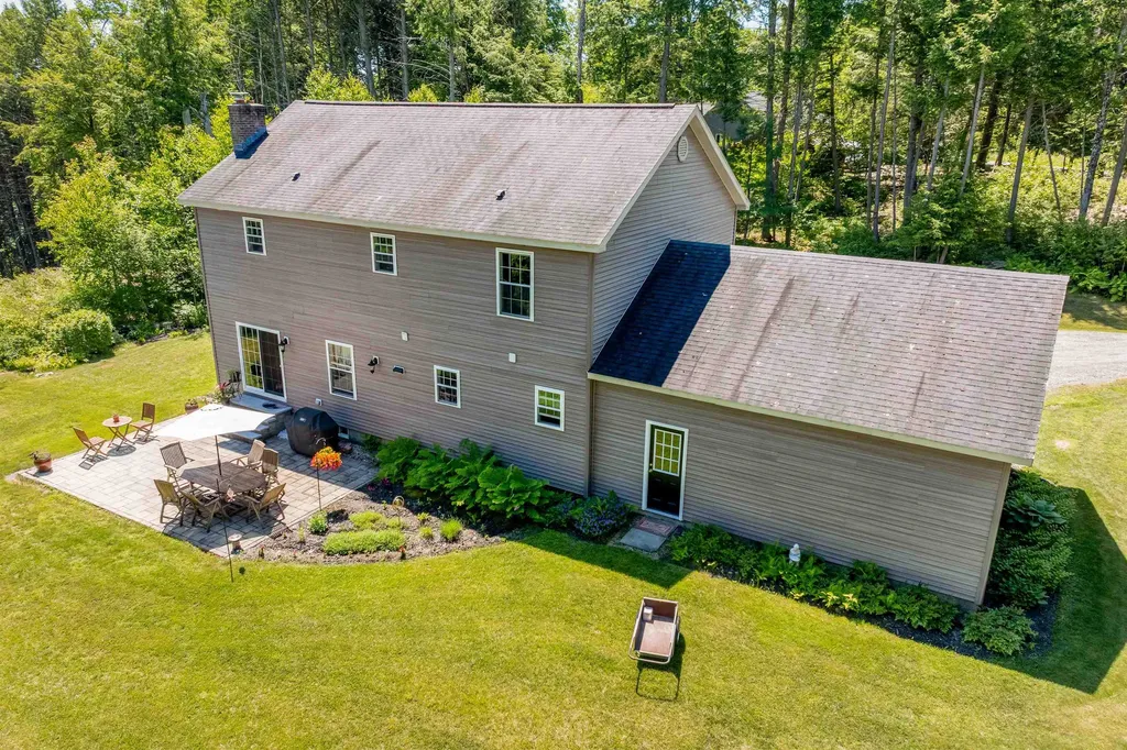 46 Davenport Lane Hartford VT 05059