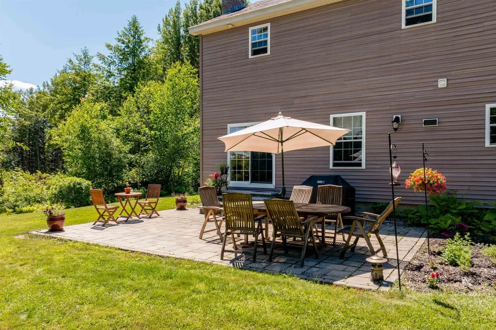 46 Davenport Lane Hartford VT 05059