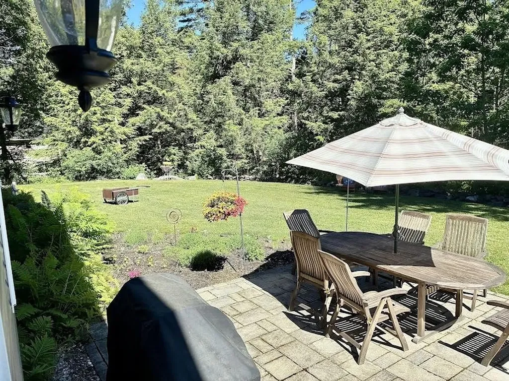 46 Davenport Lane Hartford VT 05059