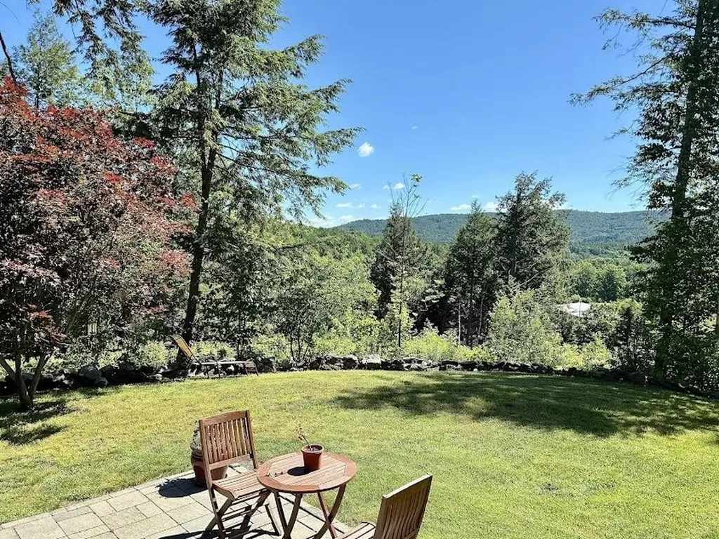 46 Davenport Lane Hartford VT 05059