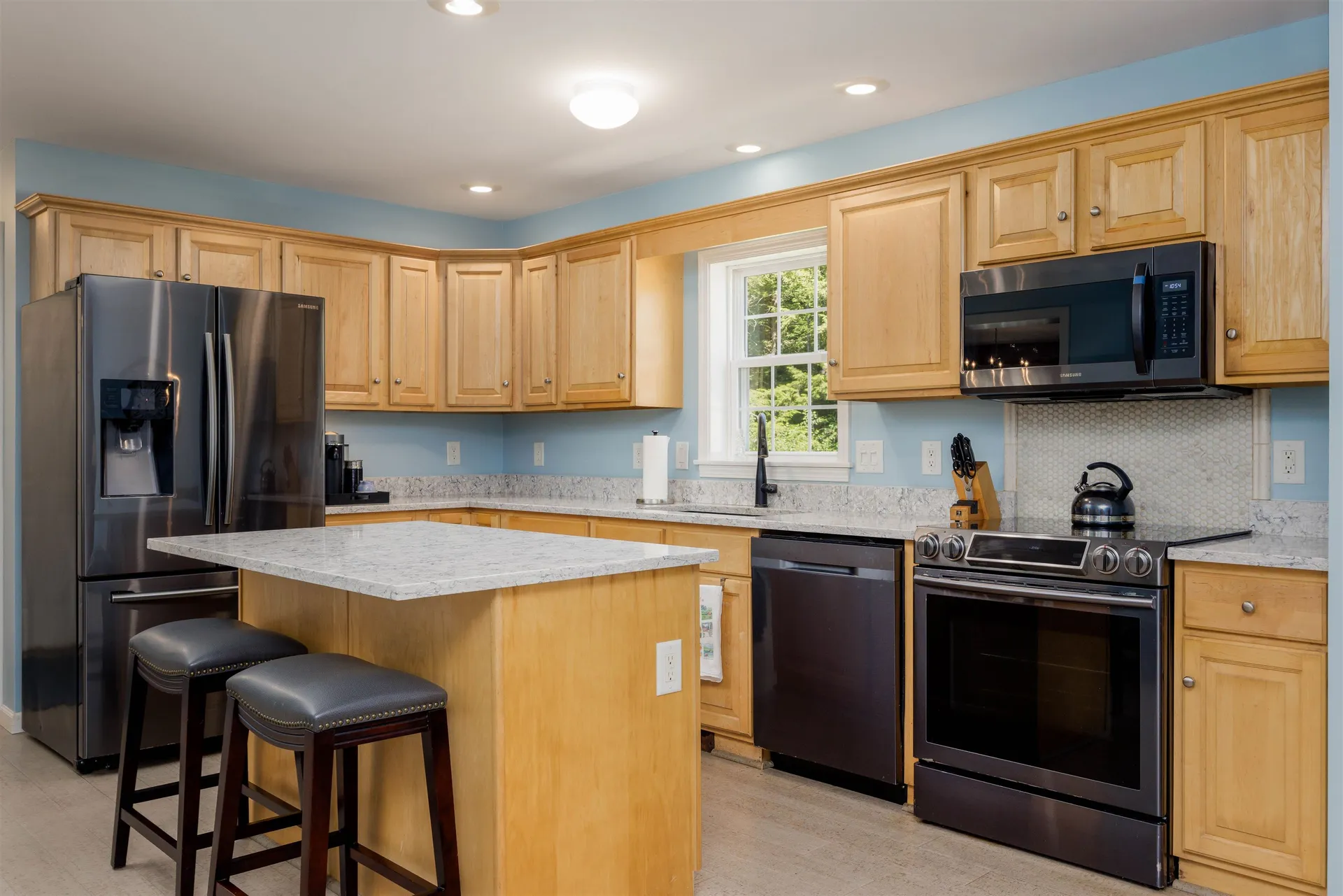 46 Davenport Lane Hartford VT 05059