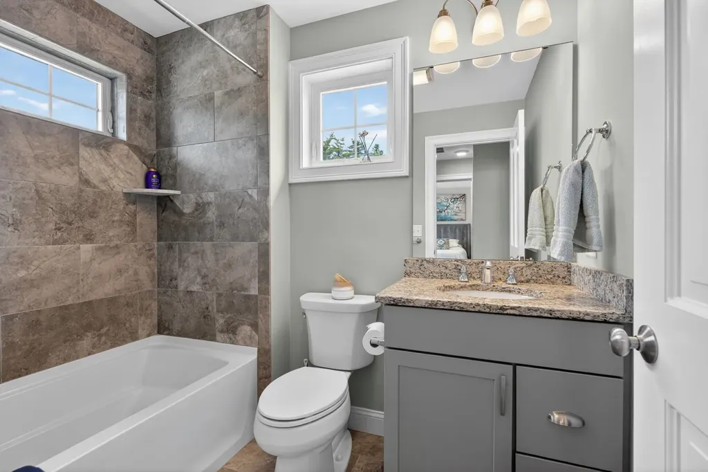 4 Osprey Lane Newmarket NH 03857