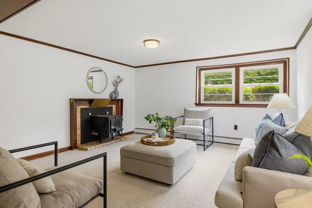 15 Harding Road Portsmouth NH 03801