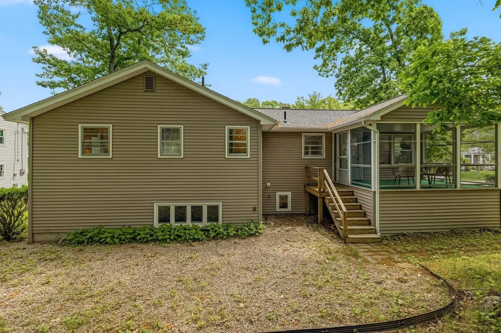 15 Harding Road Portsmouth NH 03801